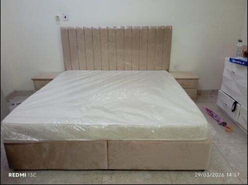 سرير مزدوج مع مرتبة للبيع