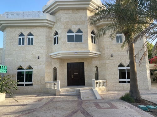 فيلا في الدفنة