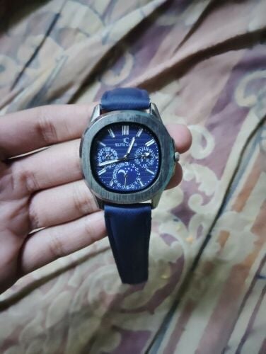 Elite class watch blue colour