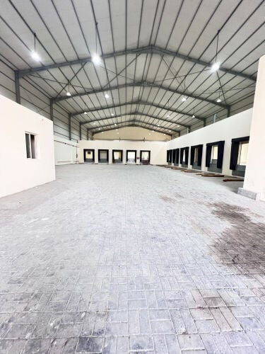 للايجار مخزن +ثلاجات وفريزر6000 م