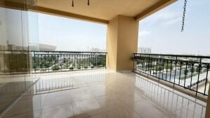 للإيجار في لوسيل 3 غرف نوم