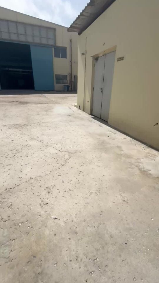 food store with central cooking 