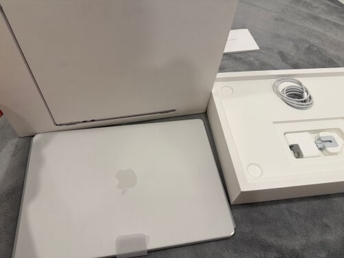 Macbook Air 15” 8GB 256GB M3