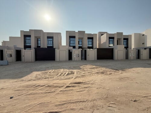 للبيع فلتين بالصخامة جديد