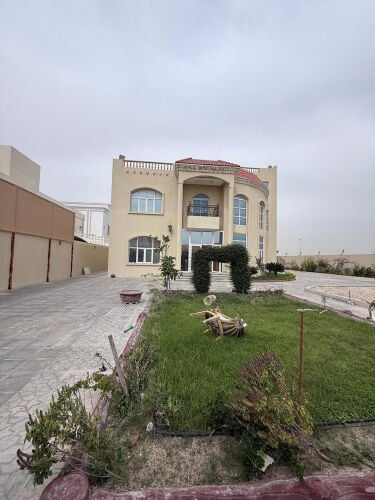 للإيجار فيلا في روضة الحمامه