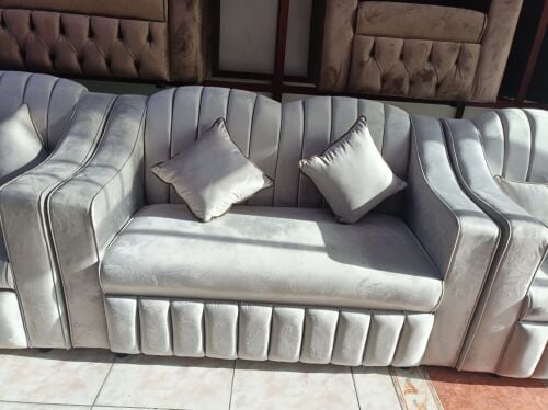 أريكة جديدة