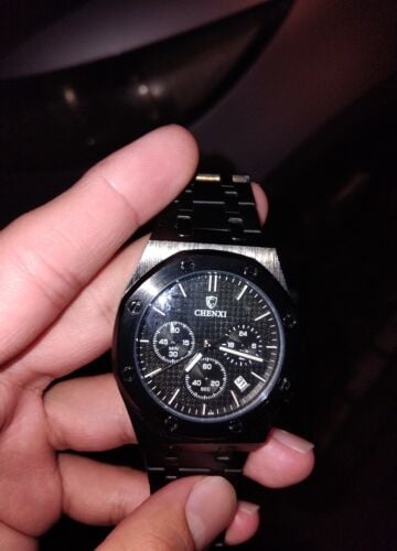 ساعة جميلة خفيفة ضد الماء