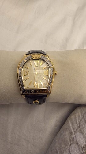 ساعة ايجنر الماسّ