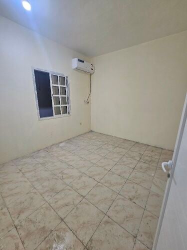 غرفتين وصالة المعراض دور اول