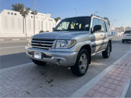 mistubishi Pajero  -manual 4x4