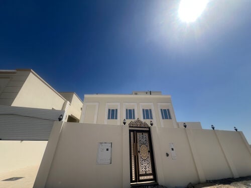 للبيع فيلا جديده للاستثمار 