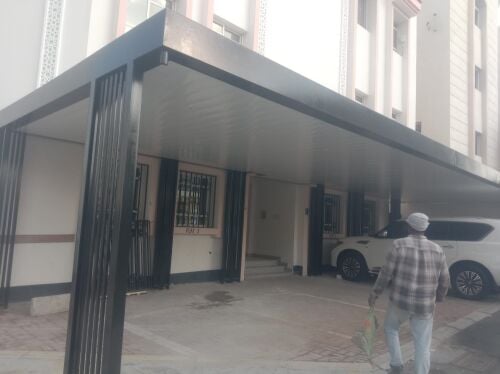 مصنع الصلب والأقمشة.