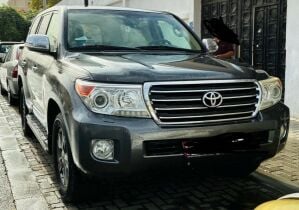 Toyota Land cruiser GXR V8 2013