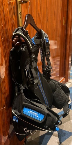 Aqualung scuba diving BCD