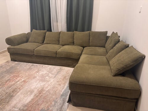 كنب بحالة ممتازة 