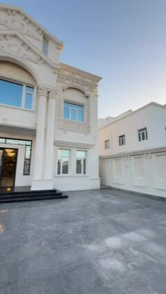 للبيع فيلا تشطيب قصور في الدفنة