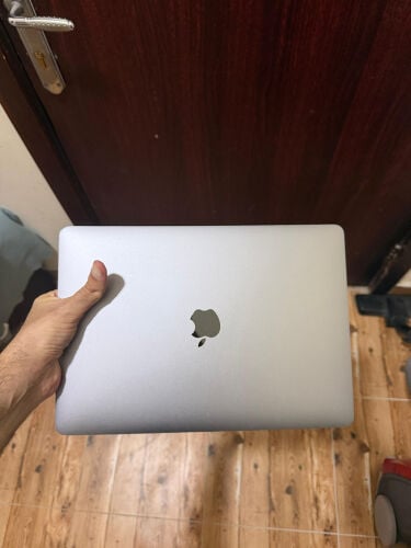 MAC BOOK PRO TOUCH BAR
