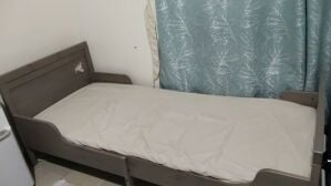 2 تخت مستعمل للبيع مع الفرش