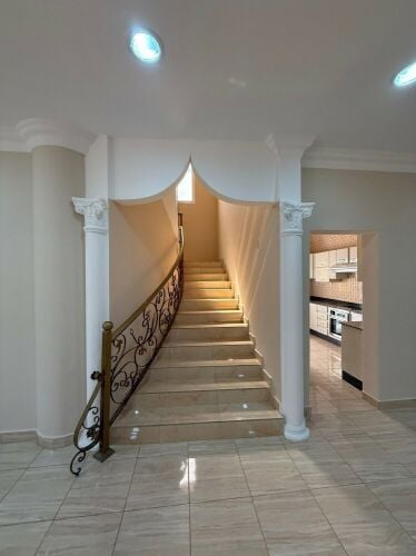 للبيع فيلا ابوظلوف استراحه