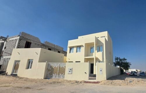 صلال محمد.للبيع فيلا بمجلس خارجي