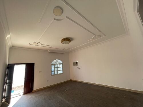 للبيع فيلا 10 غرف بالمطار