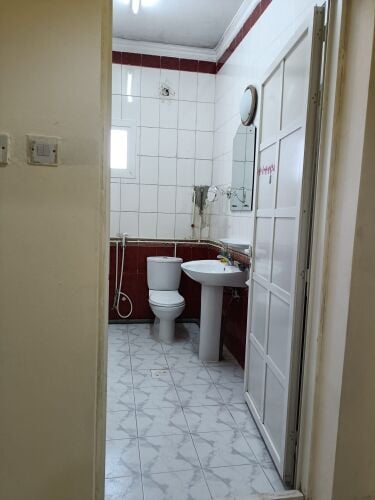 شقه للايجار بالغرافه