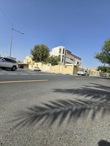 للبيع أرض ممتاز علي ٣شوارع الوكره