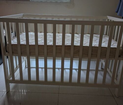 Juniors Darvin Crib & Mattress