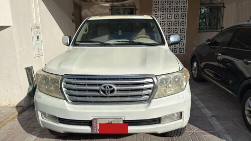 Clean Land Cruiser, family use