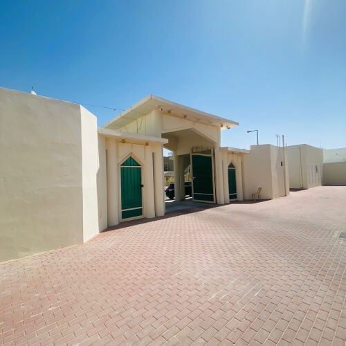 للايجار فيلا في معيذر الشمالي. 