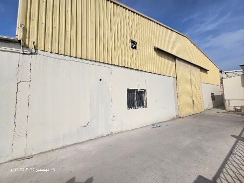 للابجار مخزن في الصناعيه