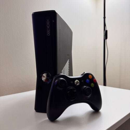 XBOX360 with 3 games