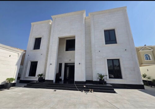 للبيع فيلا تشطيب سوبر ام قرن 