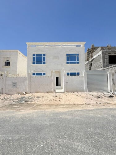 للبيع فيلا الوكره واجهه حجر 