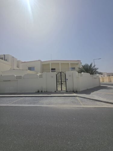 للايجار 

فيلا بالخريطيات