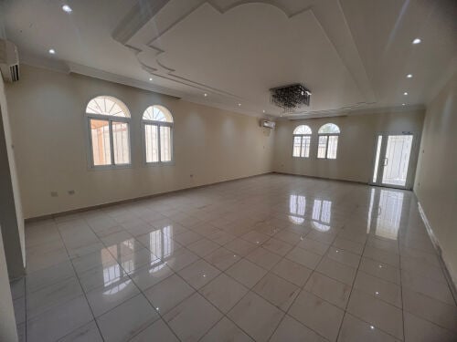 فيلا للإيجار بالدفنه حى السفارات 