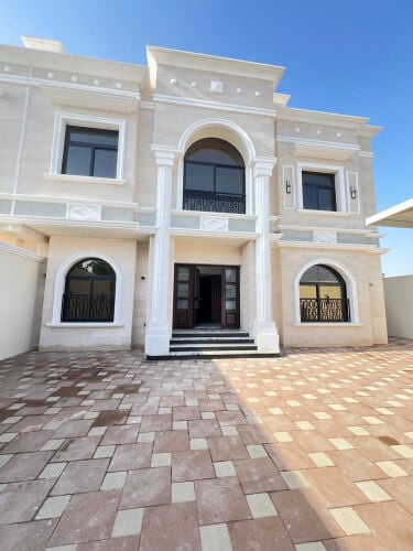 للإيجار فيلا باللقطة اول ساكن 