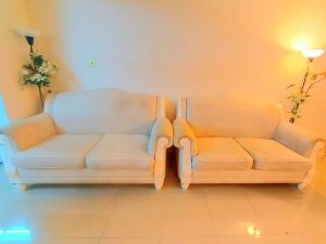 Set of 2 Comfortable White Sofas