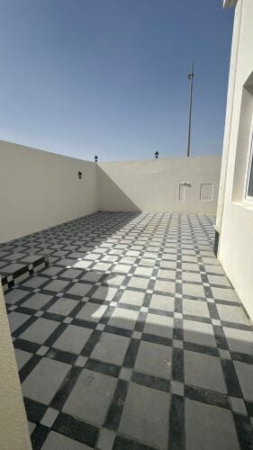 للايجار فيلا بام قرن اول ساكن