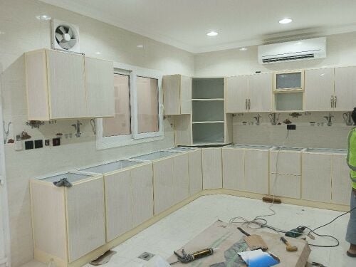 تركيب وصيانة الأبواب والاقفال