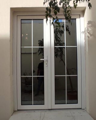 نجار وأعمال زجاج ألمنيوم