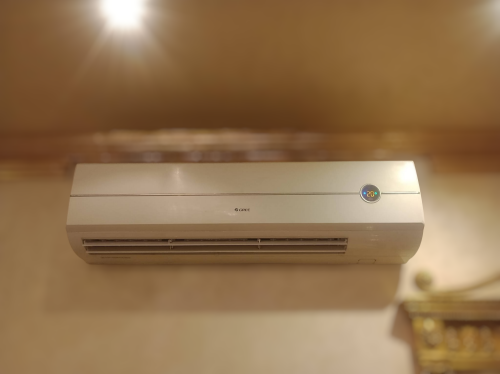 مكيف سبليت أخضر سعة 2.5 طن