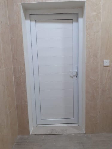 أبواب ونوافذ من الألومنيوم