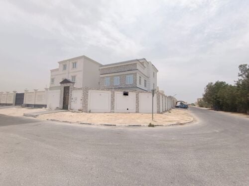 للبيع فيلا في ام عبيرية