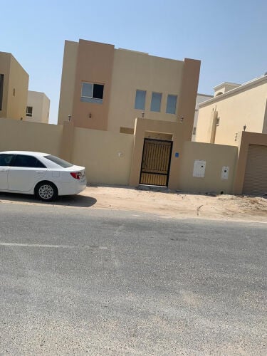 للأيجار فيلا بام قرن