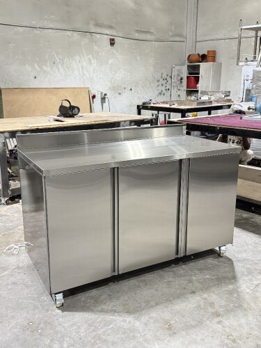 SS Base Cabinet with Hindeg door