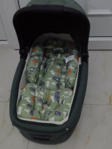 بيبي كوت بحاله ممتازه ماركة ماما