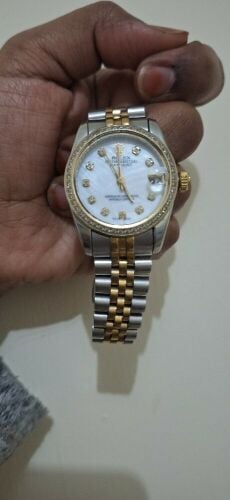 ساعة نسائيه