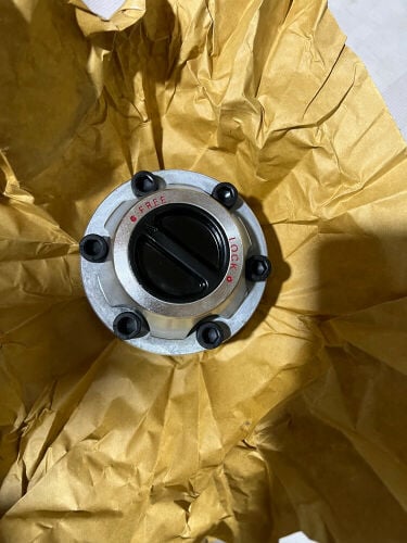 للبيع لوكات نيسان ونوفر قطع نيسان