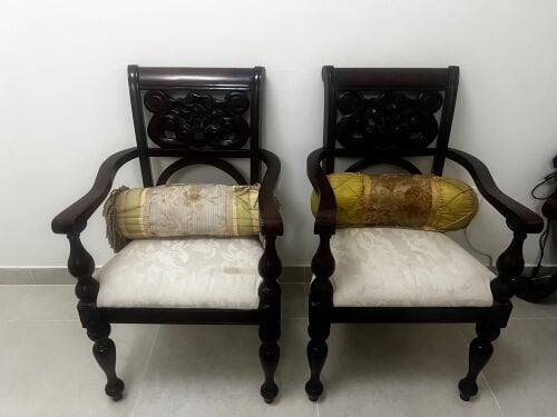 Two decorative arm chair excellent 